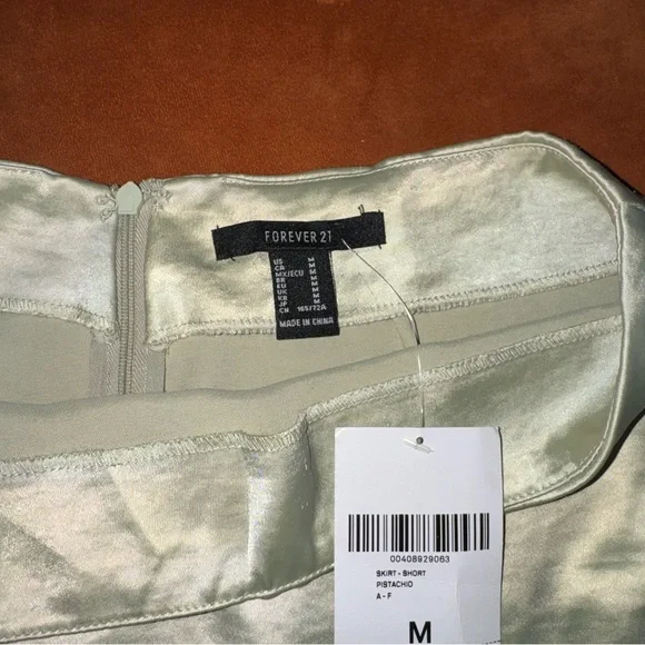 Forever 21 Satin High Waisted Mini Skirt in Light Green | M | NWT - Picture 7 of 7